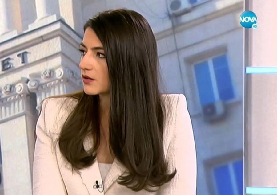 Лена Бориславова: Продължаваме промяната стоим твърдо зад Кирил Петков